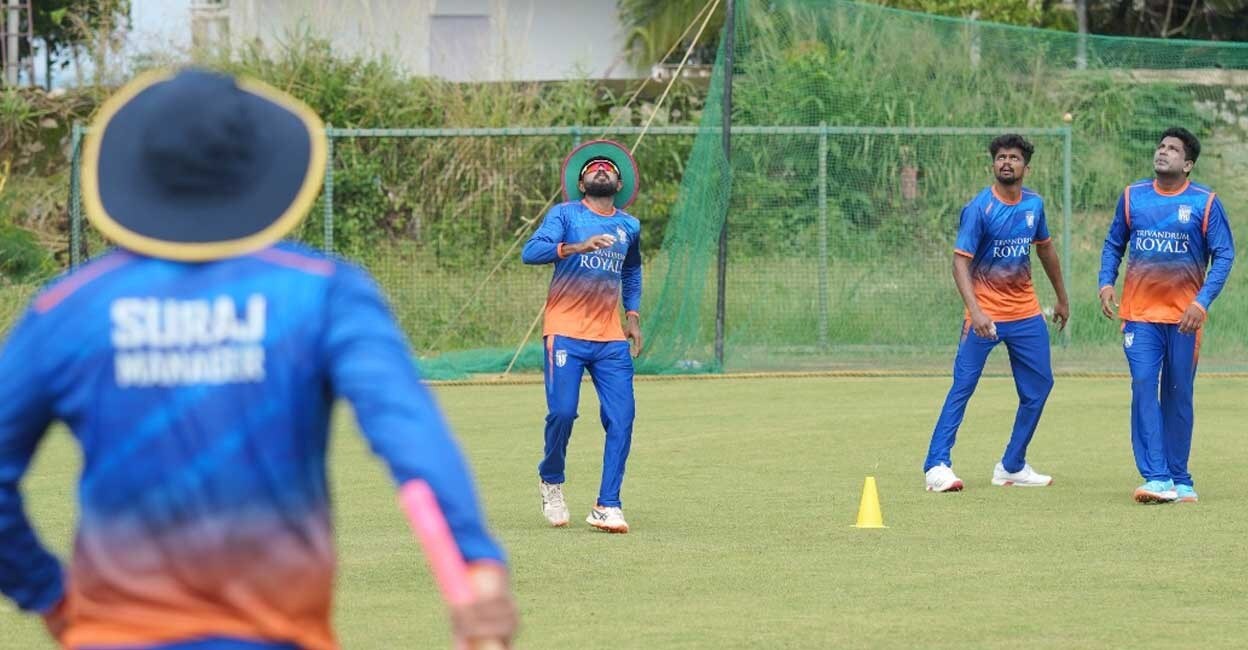ലക്ഷ്യം രാജകീയ തിരിച്ചുവരവ്; ട്രിവാൺഡ്രം റോയൽസിന്‍റെ പരിശീലന ക്യാമ്പിനു തുമ്പയില്‍ തുടക്കമായി